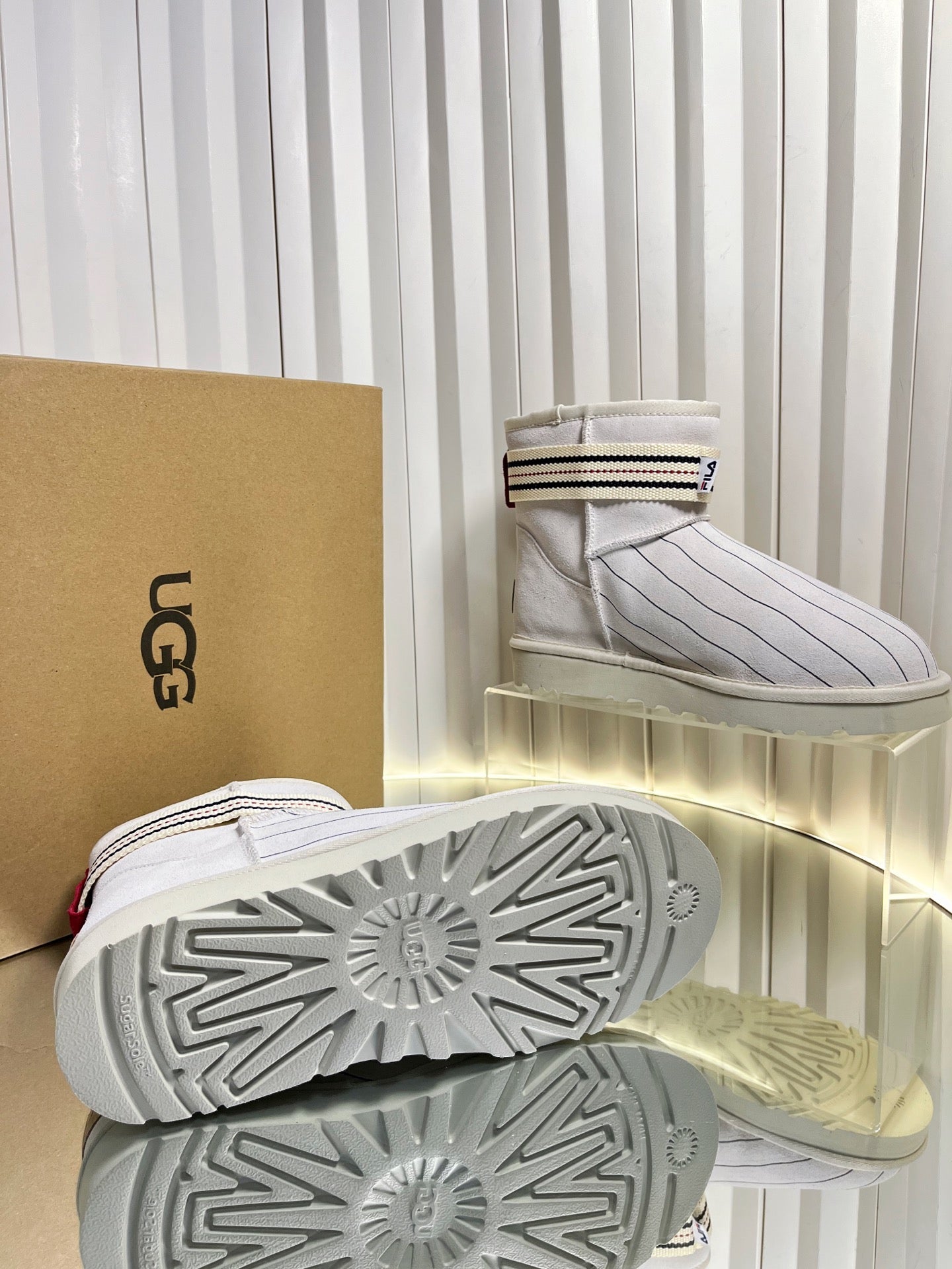 UGG x FILA Boots White Suede 548550