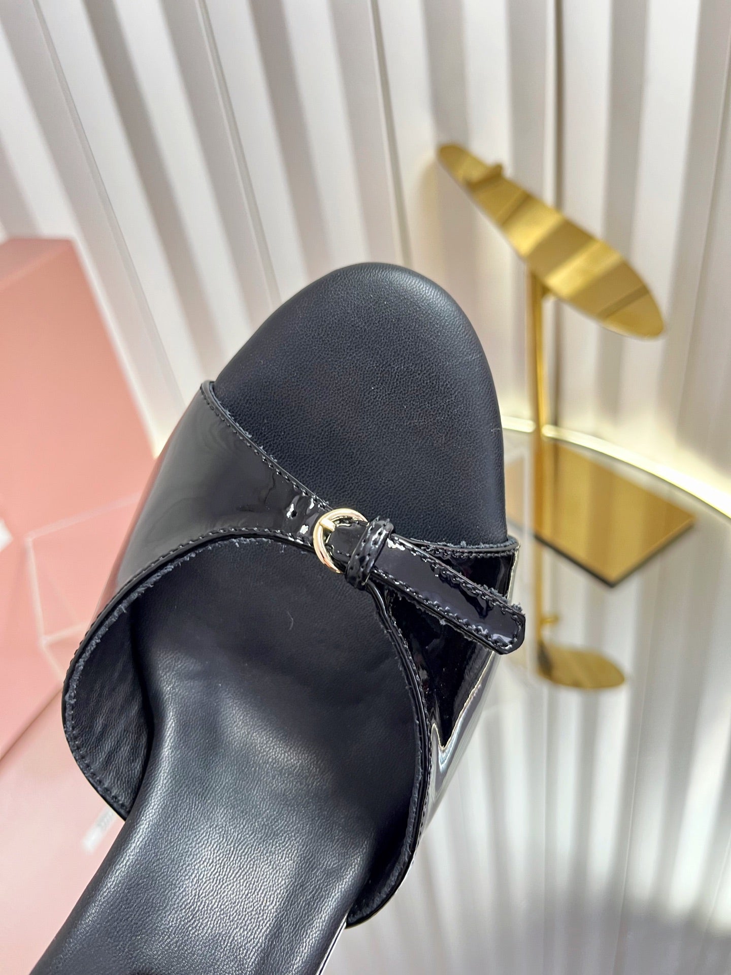 Miu Buckle Mules 8.5cm Black Patent Leather 880205
