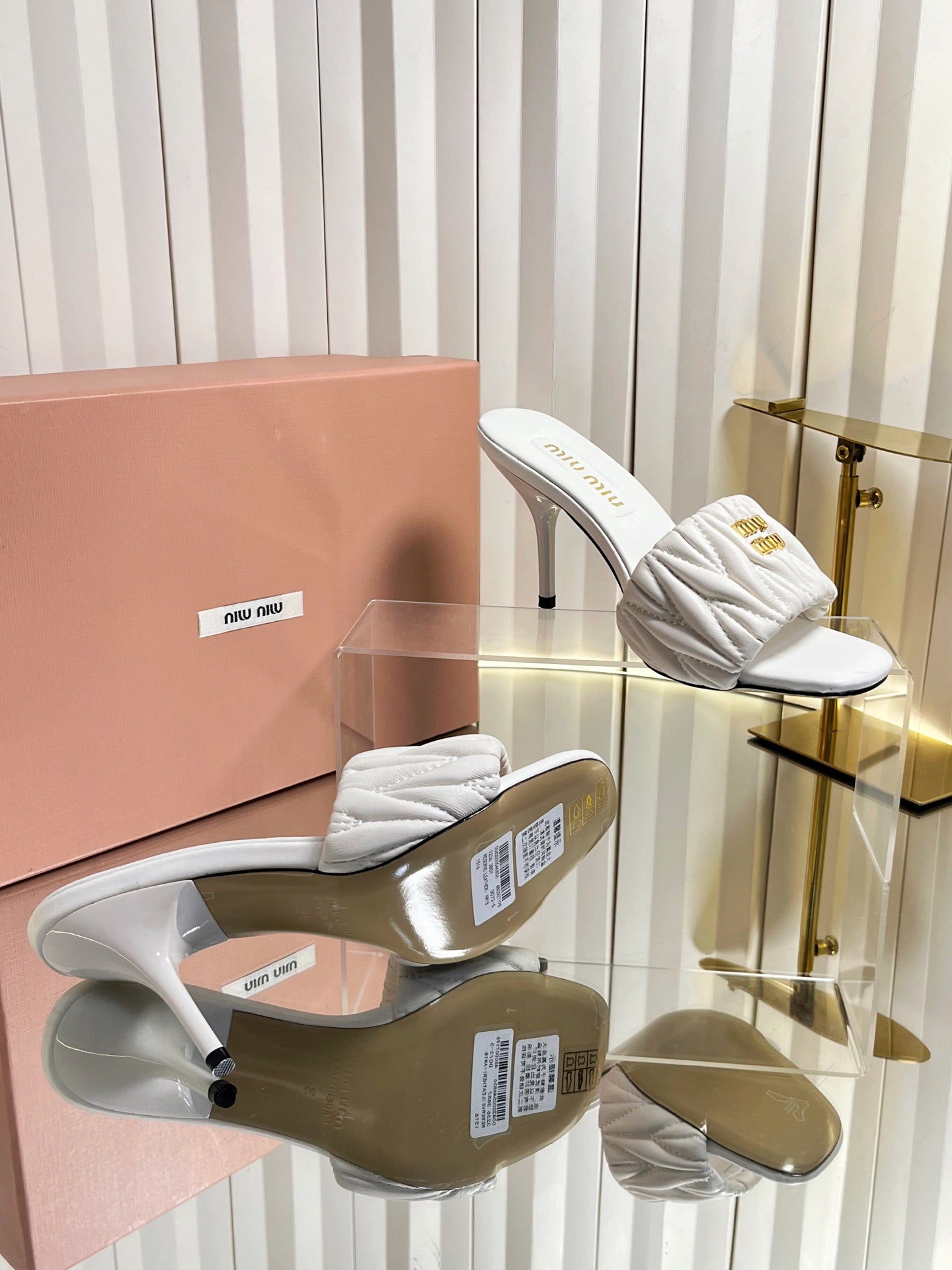 Miu 26s Padded Matelasse Mule Heels 85mm In White Calfskin Gold Hardware
