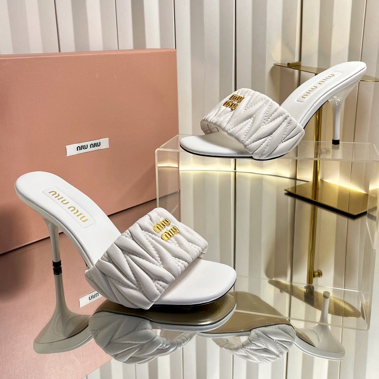 Miu 26s Padded Matelasse Mule Heels 85mm In White Calfskin Gold Hardware