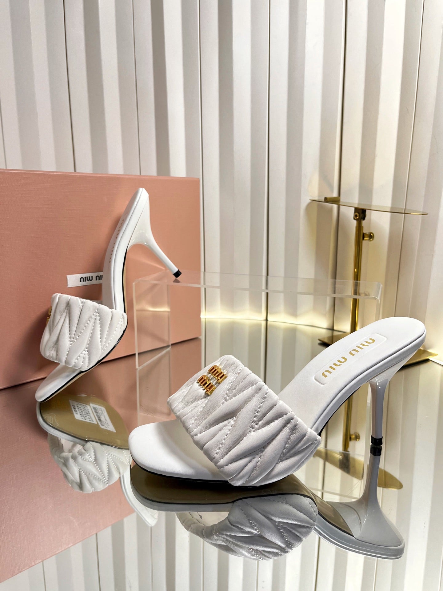 Miu 26s Padded Matelasse Mule Heels 85mm In White Calfskin Gold Hardware