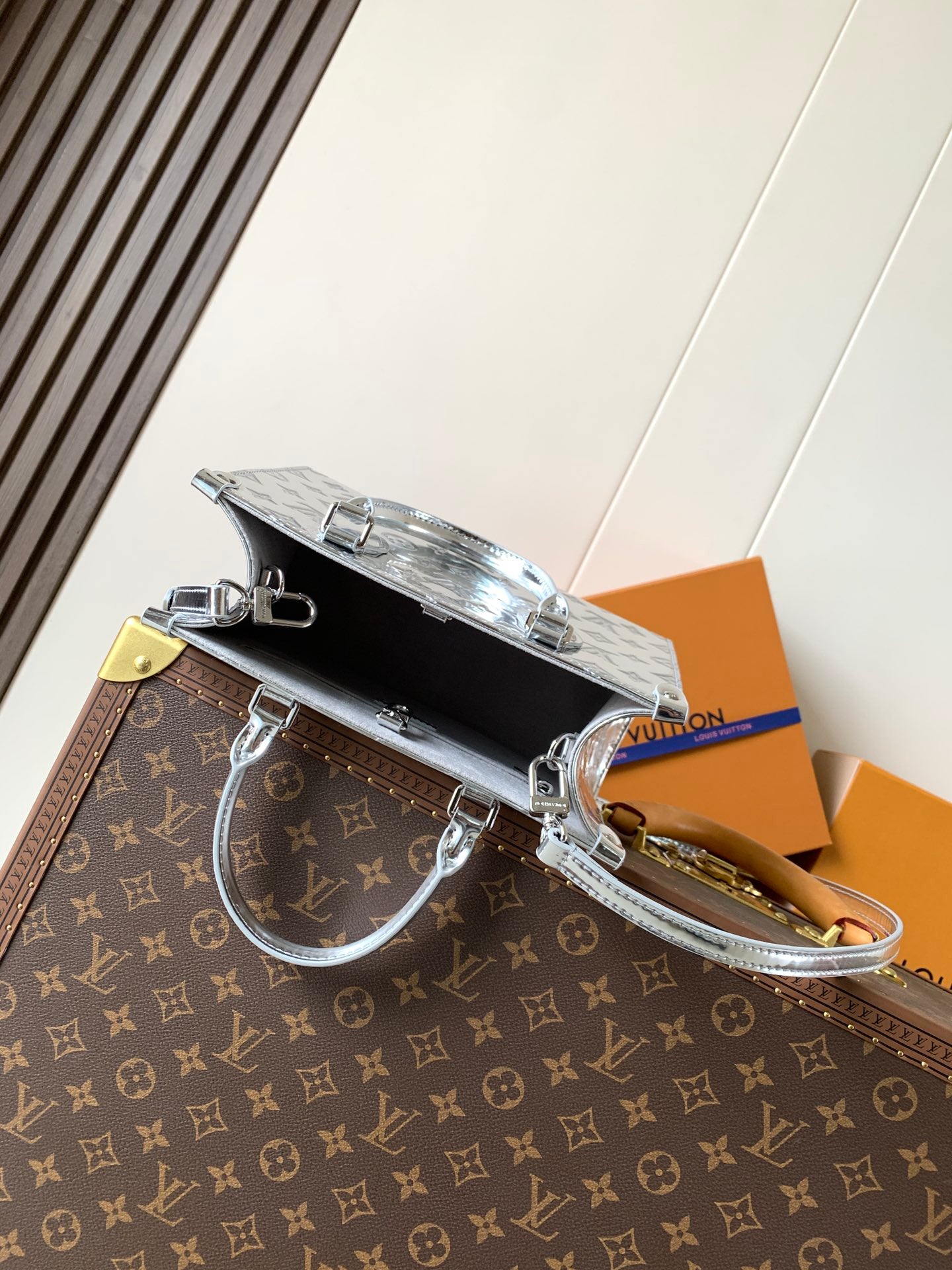 LV OnTheGo Sliver Monogram Patent Leather