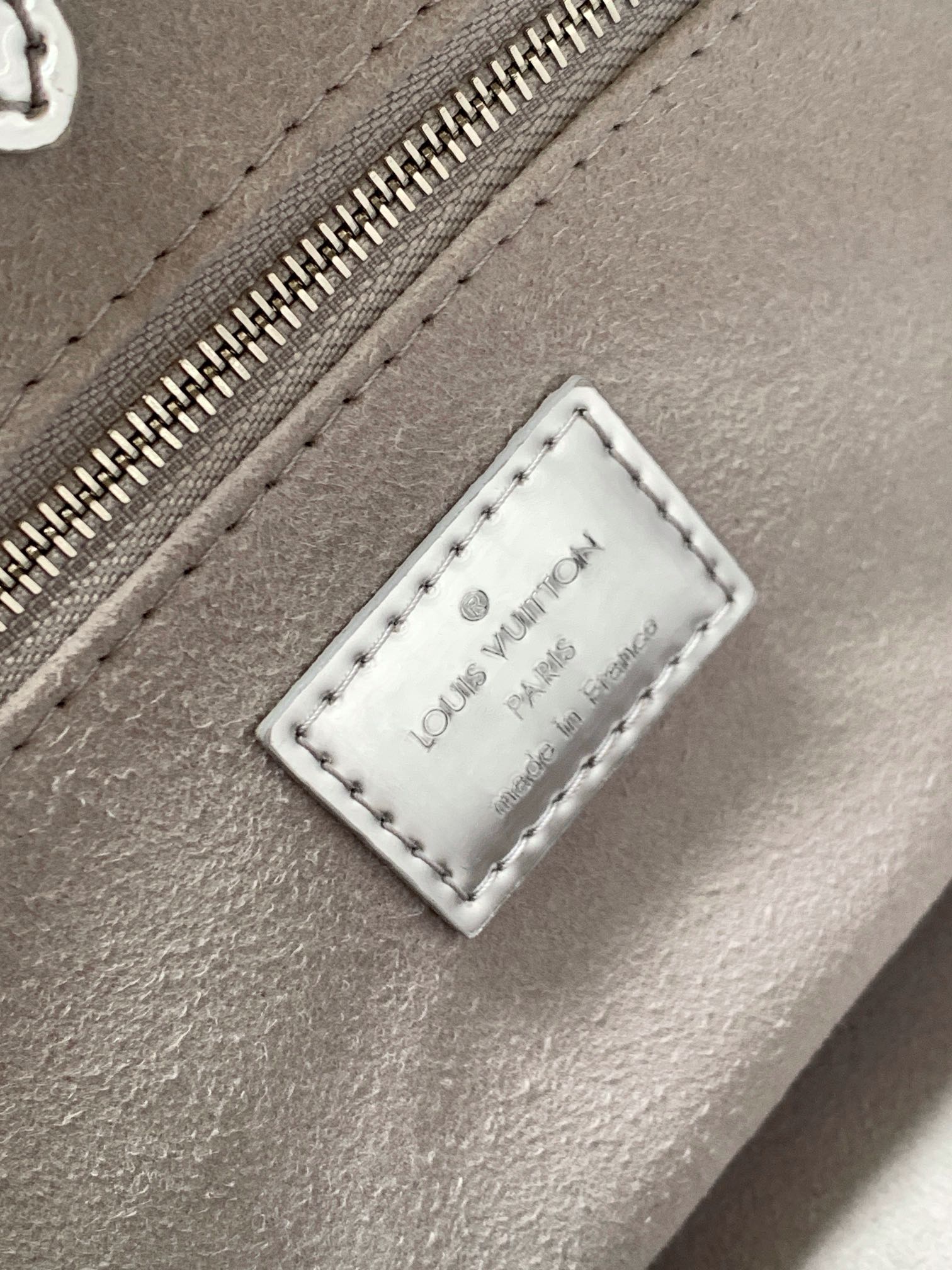 LV OnTheGo Sliver Monogram Patent Leather