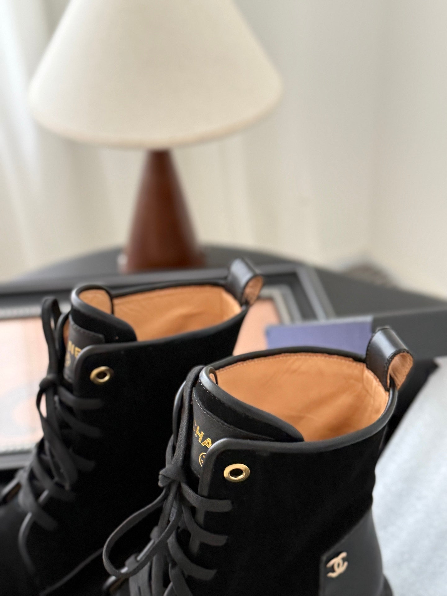 CC 25B Atelier Flats Boots Shoes Black Sheepskin & Suede 458767