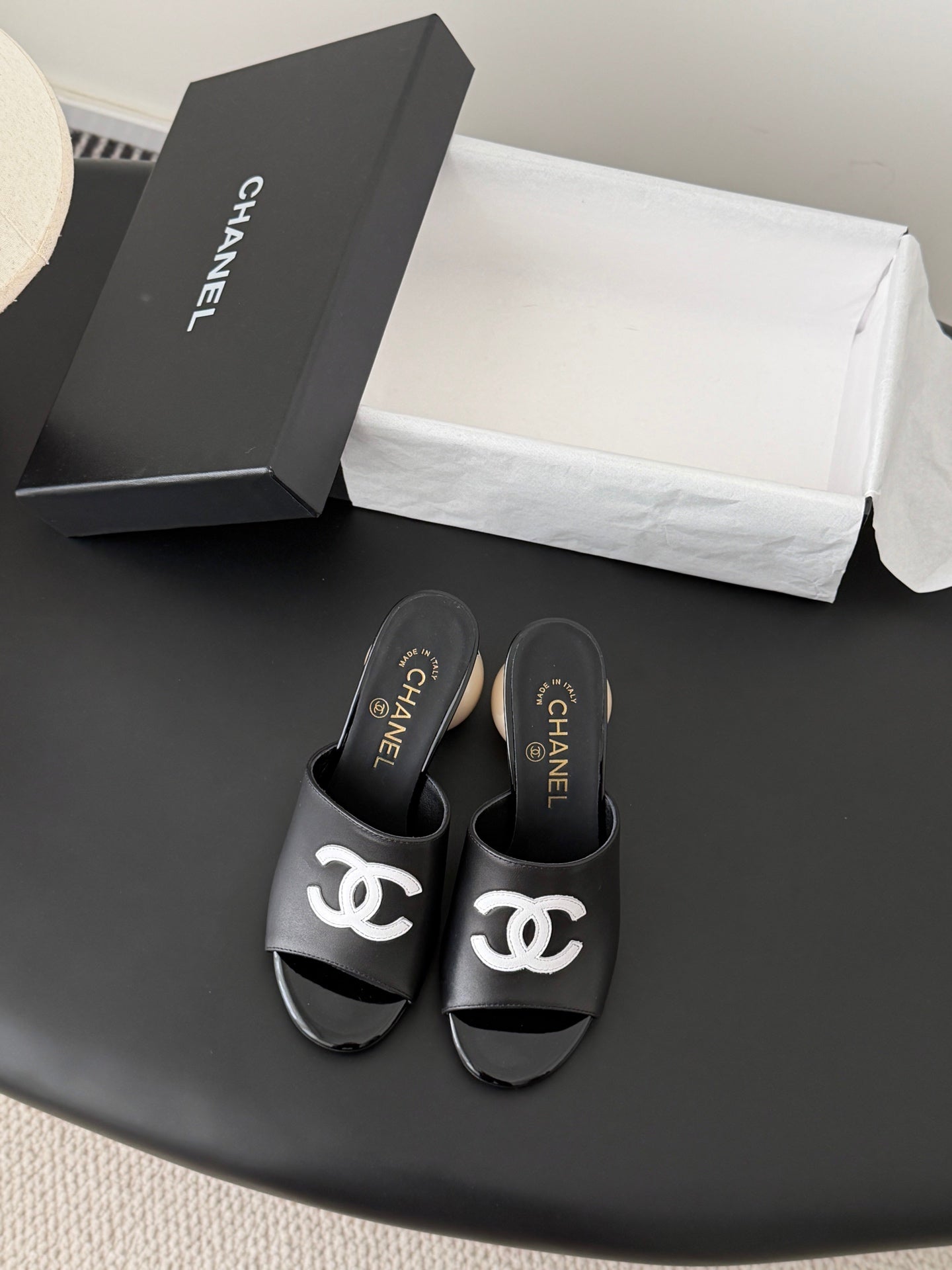 CC 26SS Slippers 7cm Black Lambskin Patent Leather 670610