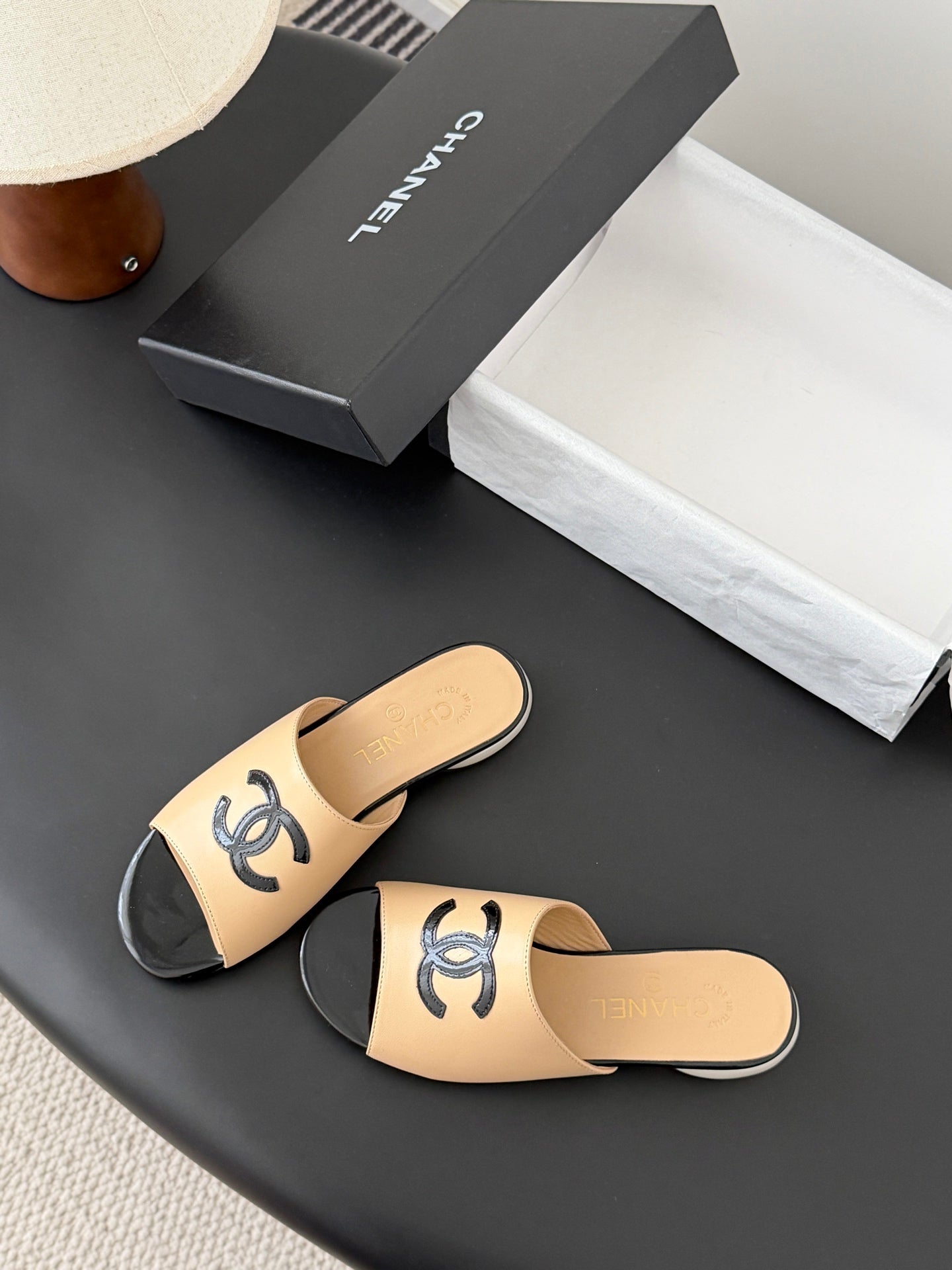 CC 26SS Mary Jane Slippers Black Beige Lambskin Patent Leather 670616