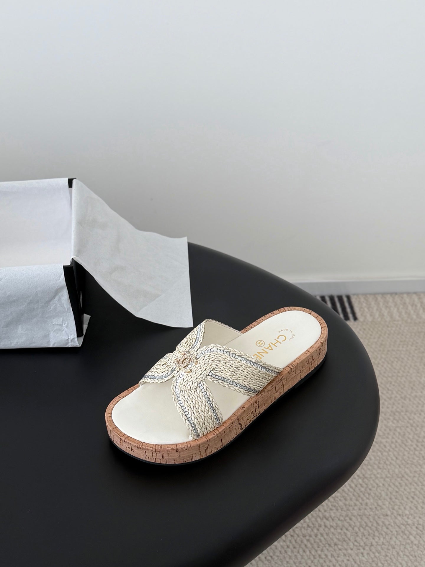 CC 26s Sandals White Raffia Sheepskin 670373