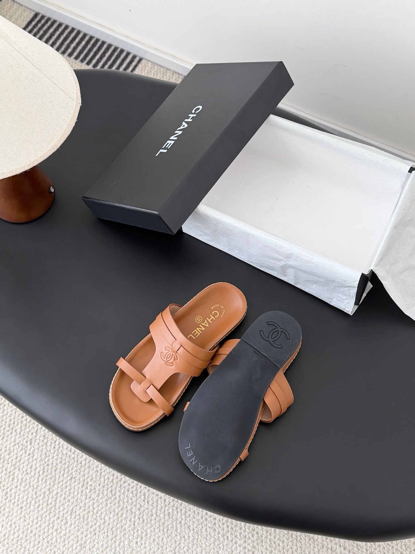 CC 26s Sandals Brown Sheepskin 670378