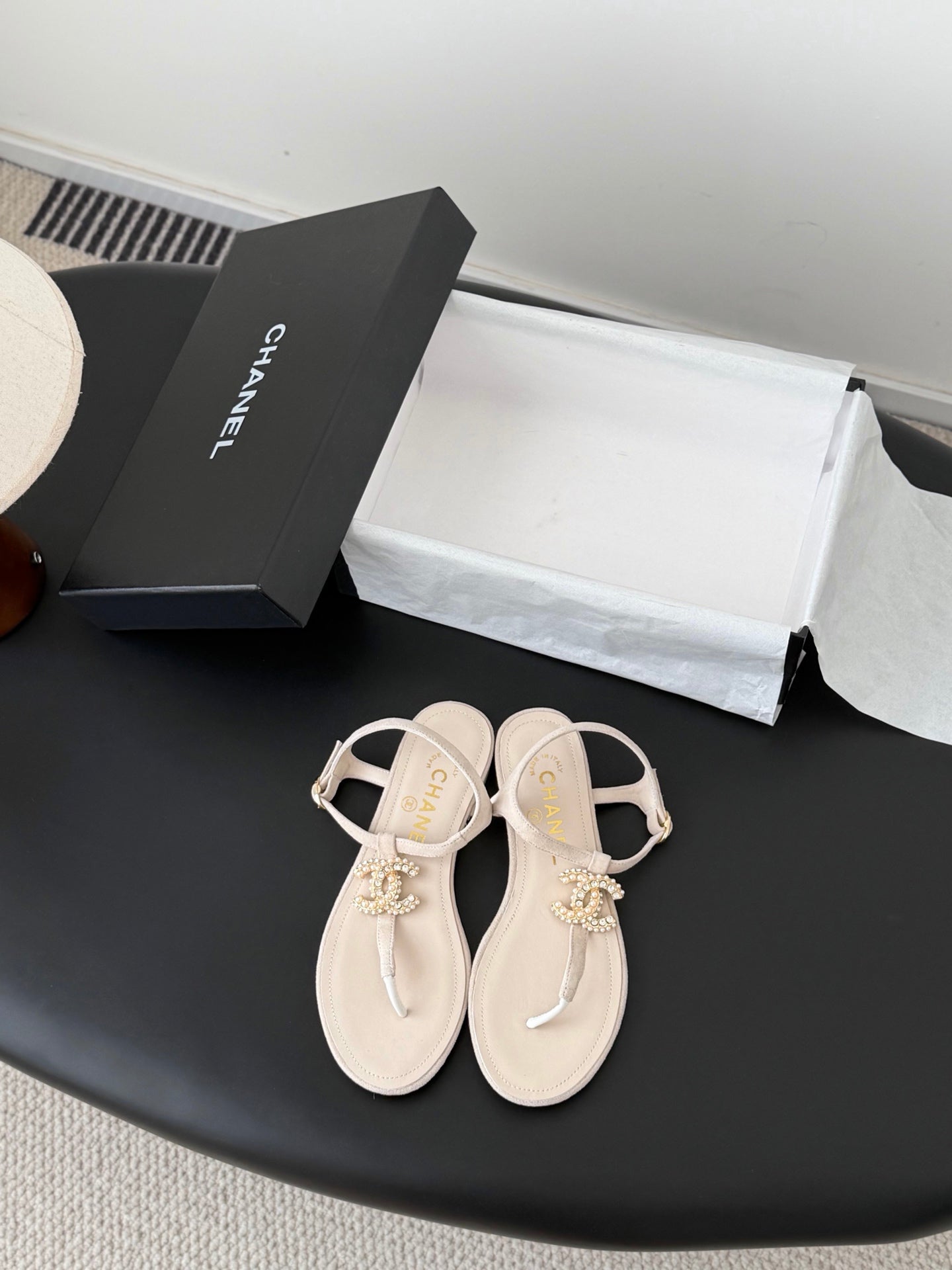 CC Strappy Sandals White Suede Sheepskin 670381
