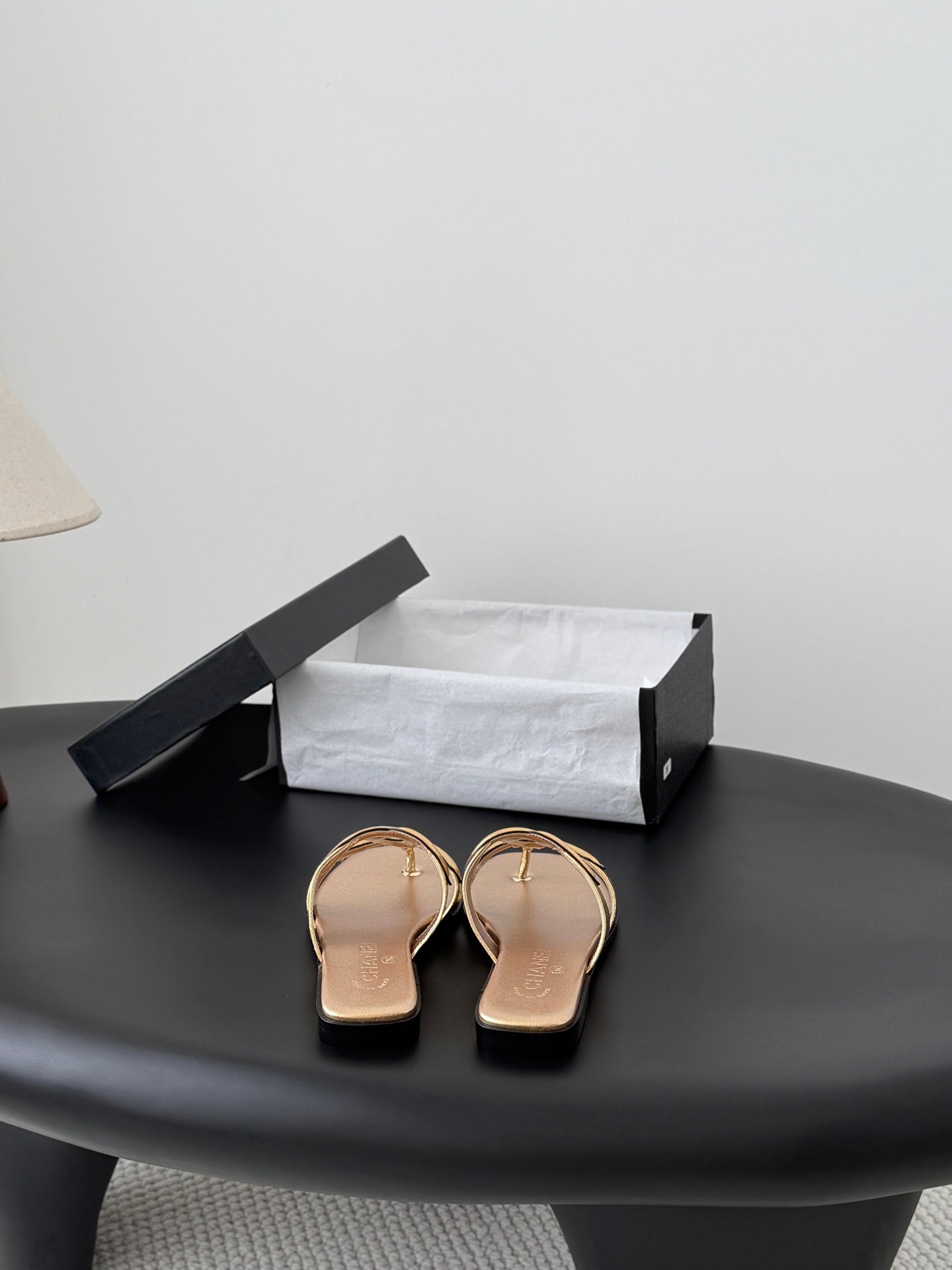 CC 26s Flip-Flops Gold Lambskin 761304