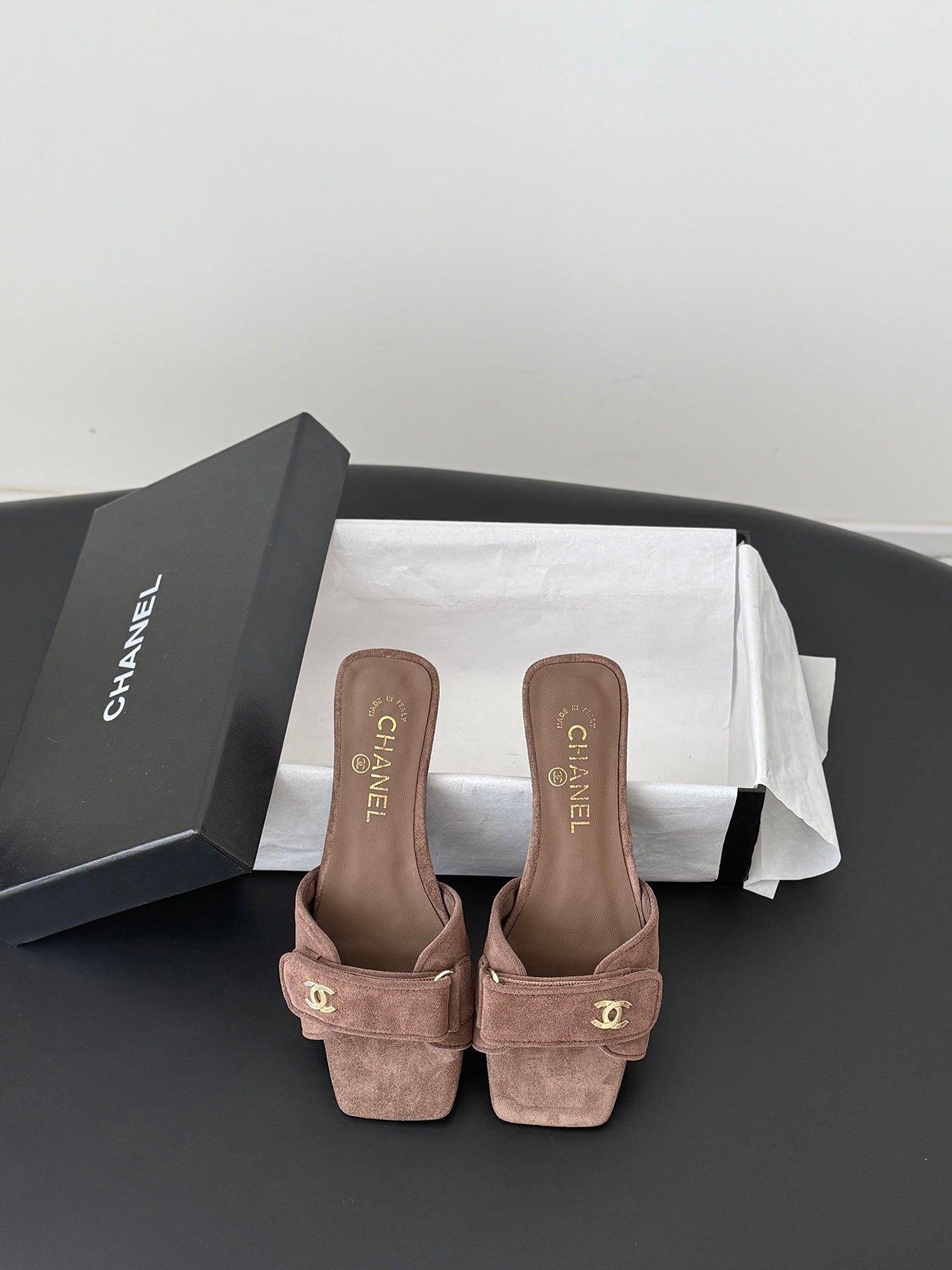 CC 26s Buckle Slippers Coffee Suede 829742
