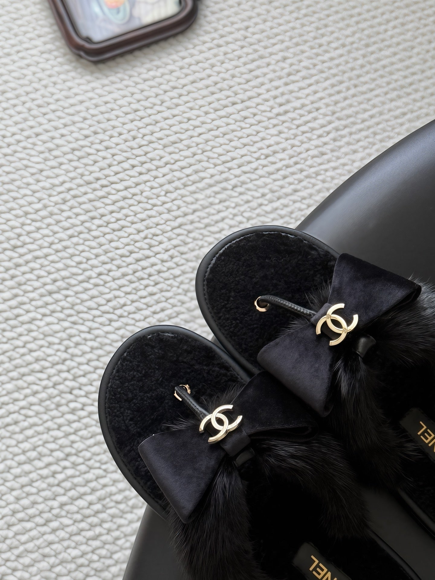 CC 26s Bowknot Thong Sandals Black Furry Shearing 969673