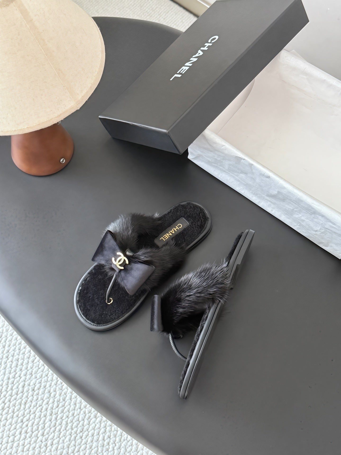 CC 26s Bowknot Thong Sandals Black Furry Shearing 969673