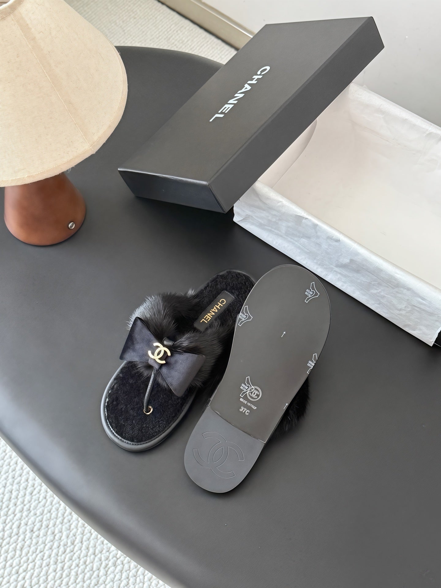 CC 26s Bowknot Thong Sandals Black Furry Shearing 969673