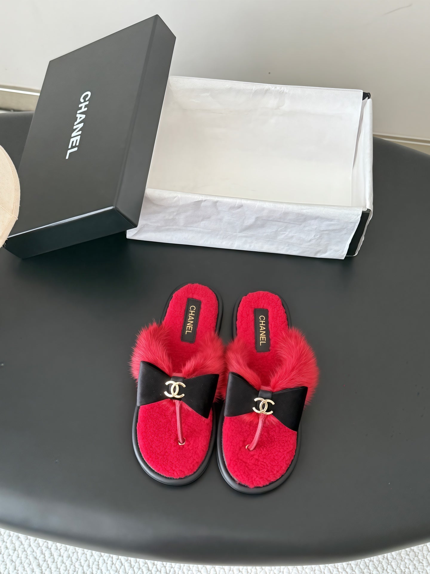 CC 26s Bowknot Thong Sandals Red Furry Shearing 969674