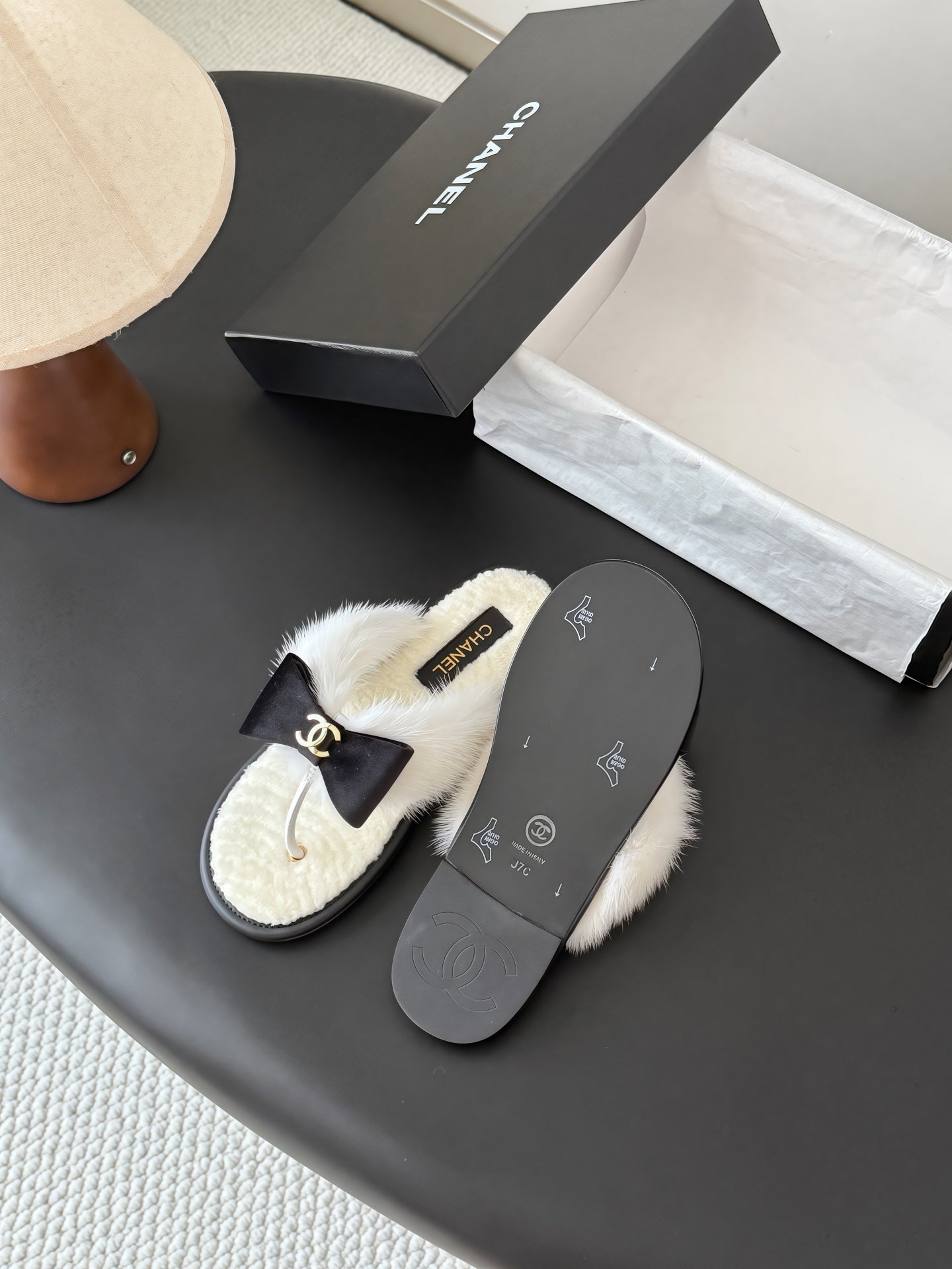 CC 26s Bowknot Thong Sandals White Furry Shearing 969675