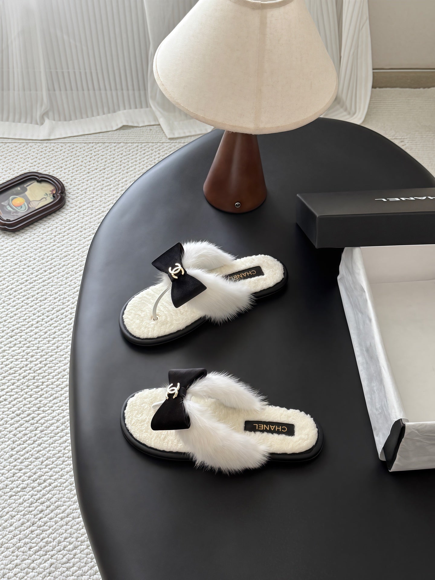 CC 26s Bowknot Thong Sandals White Furry Shearing 969675