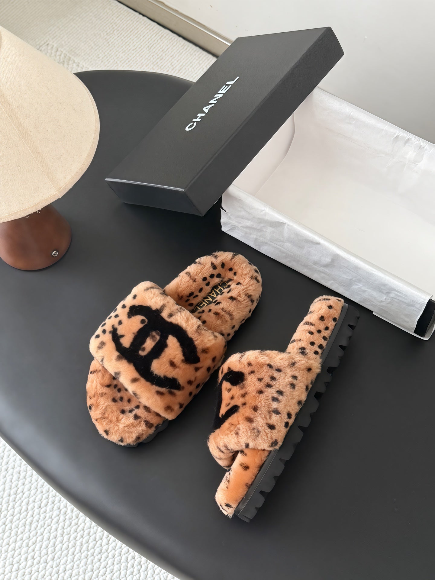 CC 26s Slides Black Leopard Dalmatian Print Shearling 969711