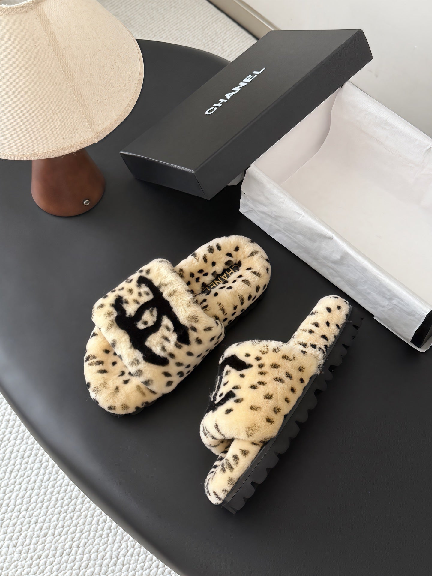CC 26s Slides Black Beige Dalmatian Print Shearling 969713