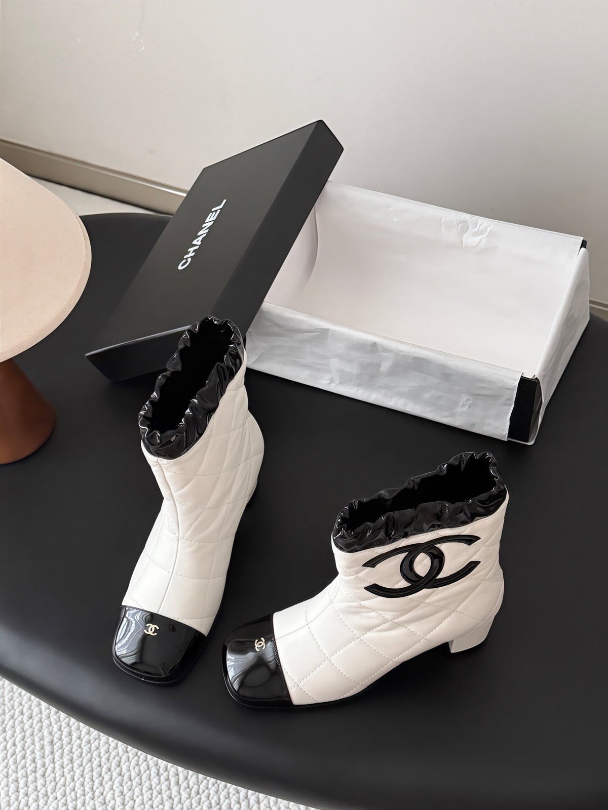 CC 26s Quilted Ankle Boots White Black Leather Patent 127991