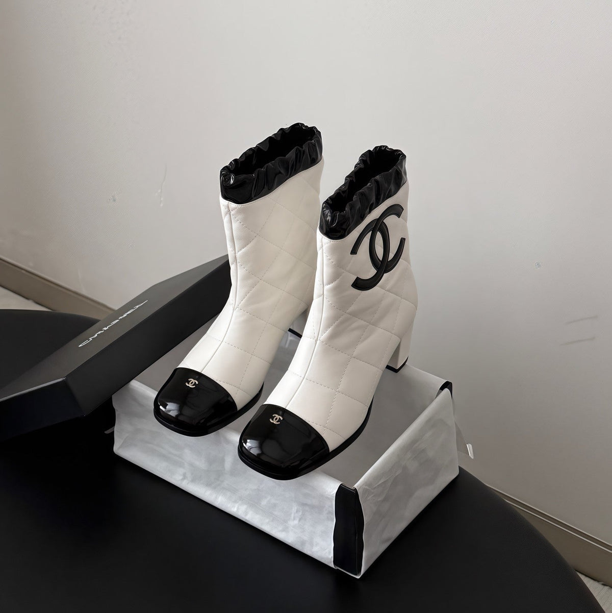CC 26s Quilted Ankle Boots White Black Leather Patent 127991