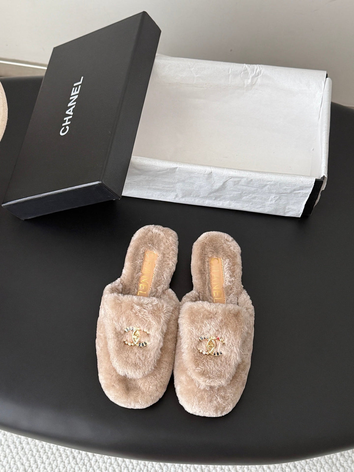 CC 26s Shearling Mules Beige Gold 127707