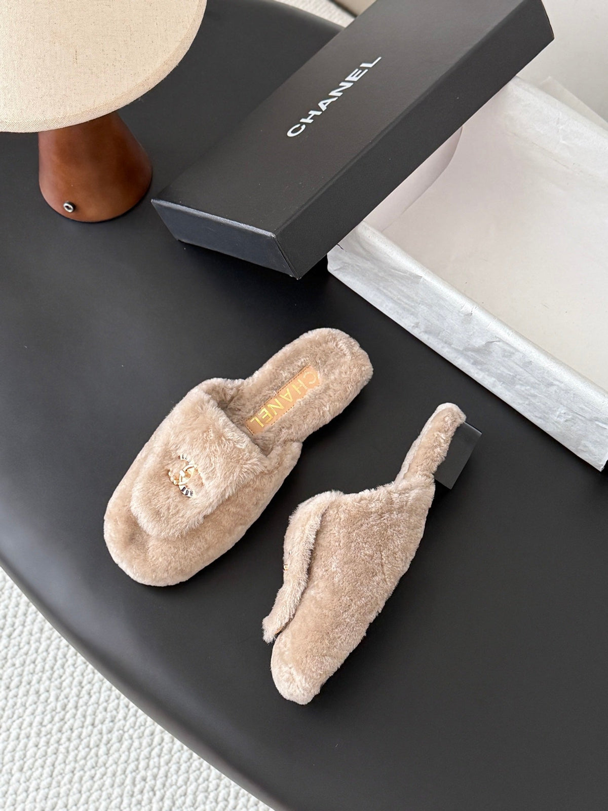 CC 26s Shearling Mules Beige Gold 127707