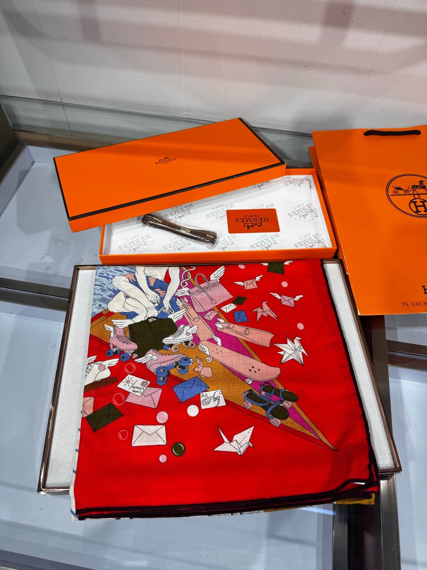 Hermès Flagship Shawl 140x140cm Red Colorful Cashmere Silk 212381