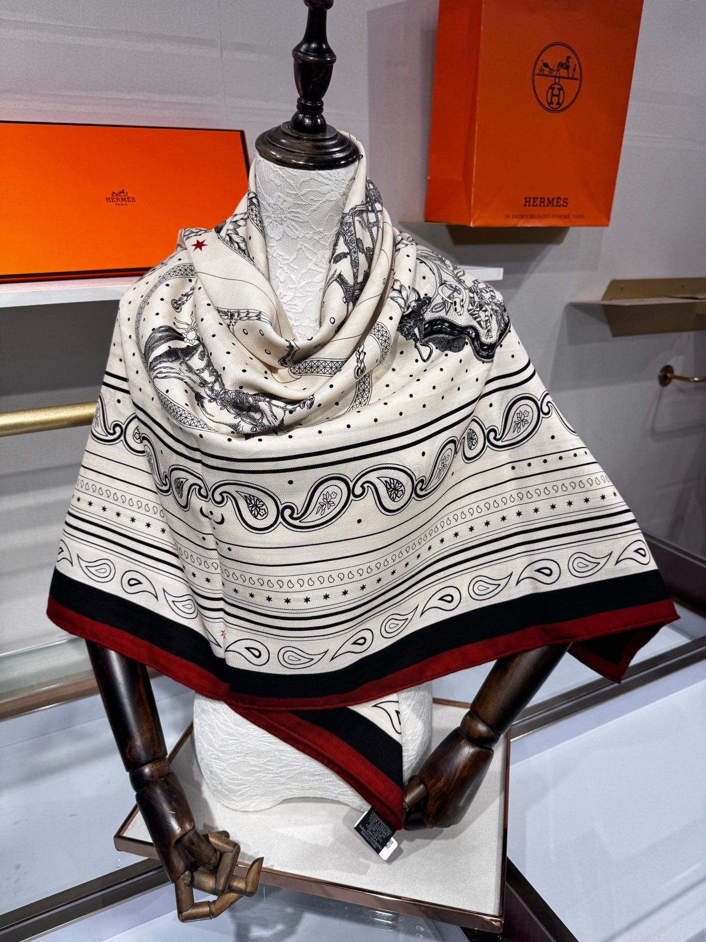 Hermès Grand Apparat Bandana Shawl 140x140cm Cream Black Cashmere Silk 212693