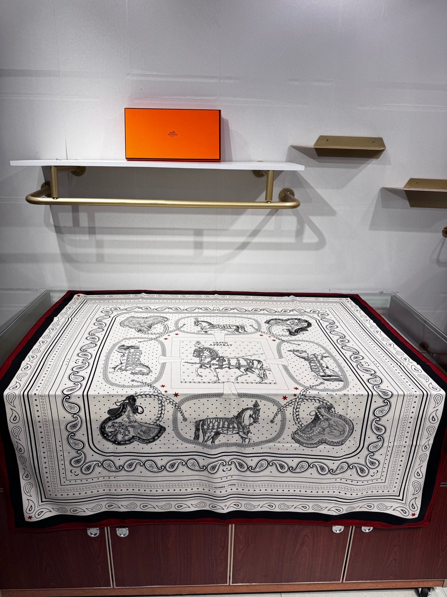 Hermès Grand Apparat Bandana Shawl 140x140cm Cream Black Cashmere Silk 212693