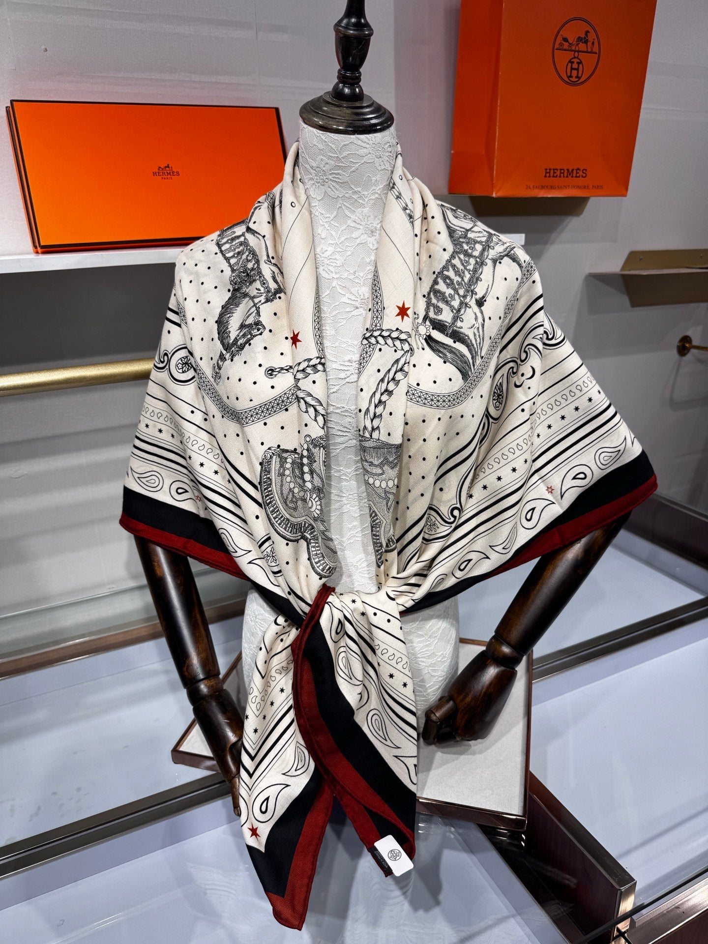 Hermès Grand Apparat Bandana Shawl 140x140cm Cream Black Cashmere Silk 212693