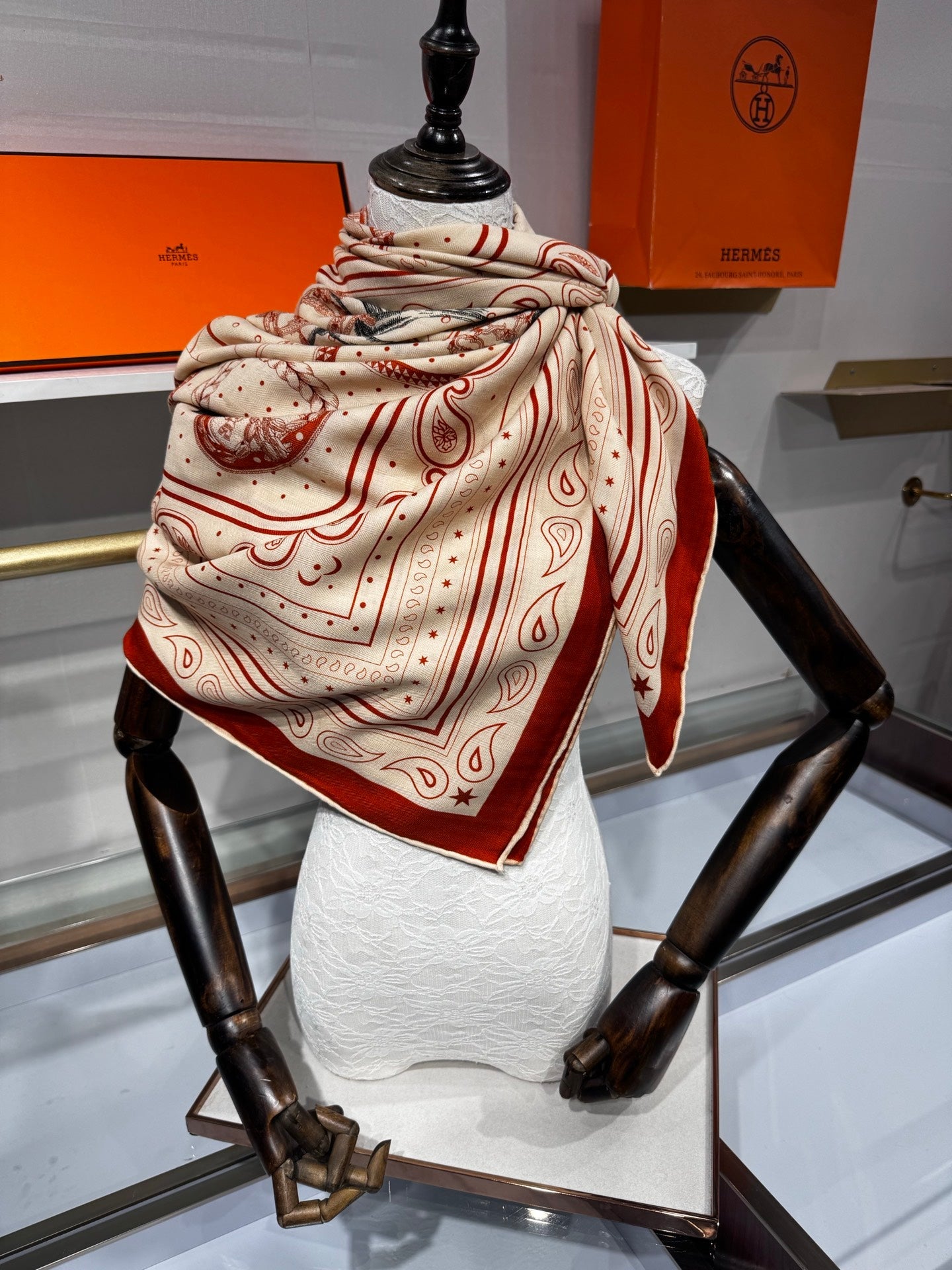 Hermès Grand Apparat Bandana Shawl 140x140cm Cream Brown Cashmere Silk 212696