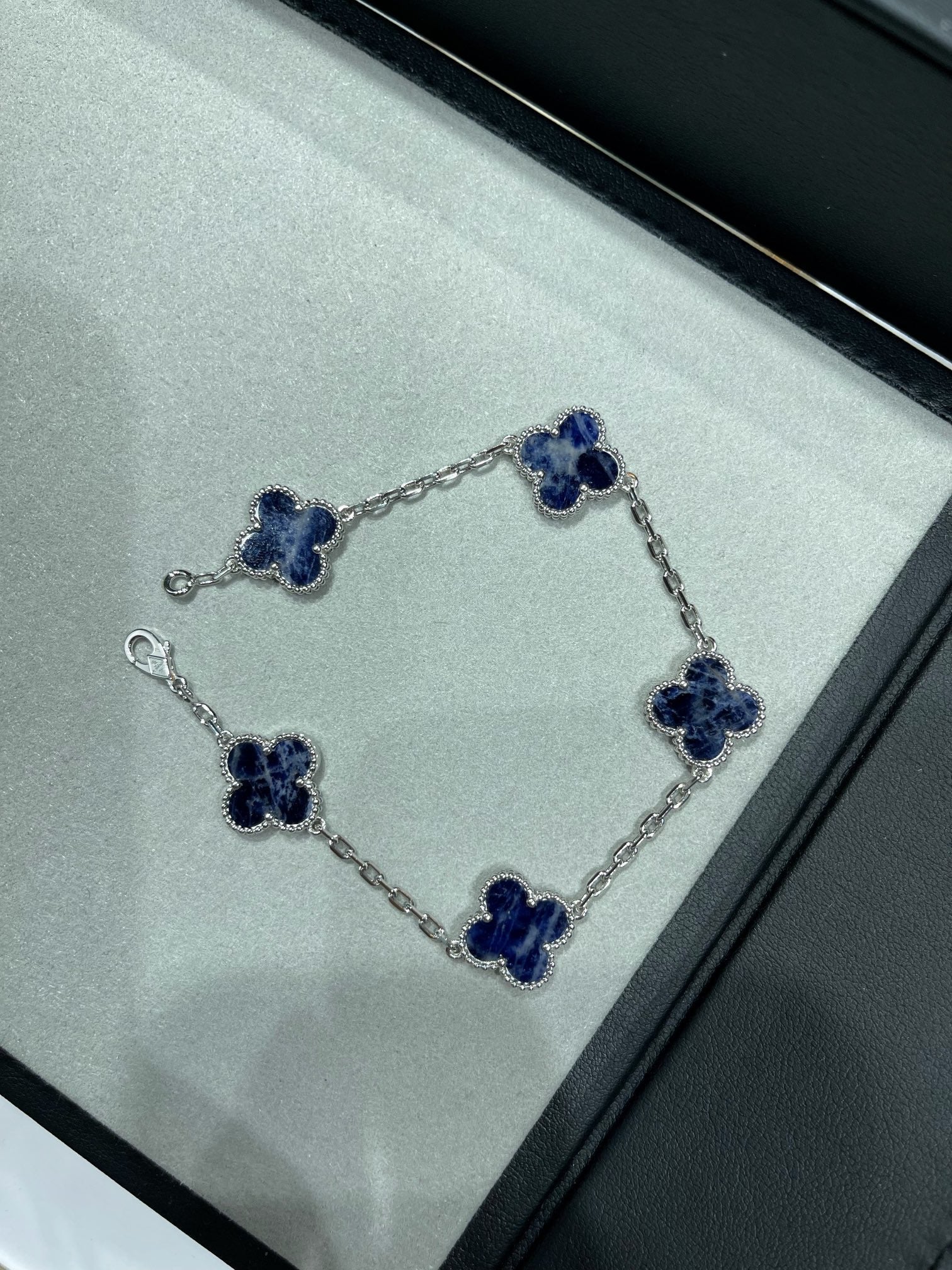 VCA Clover Deep Blue 5 Motifs Sliver Bracelet