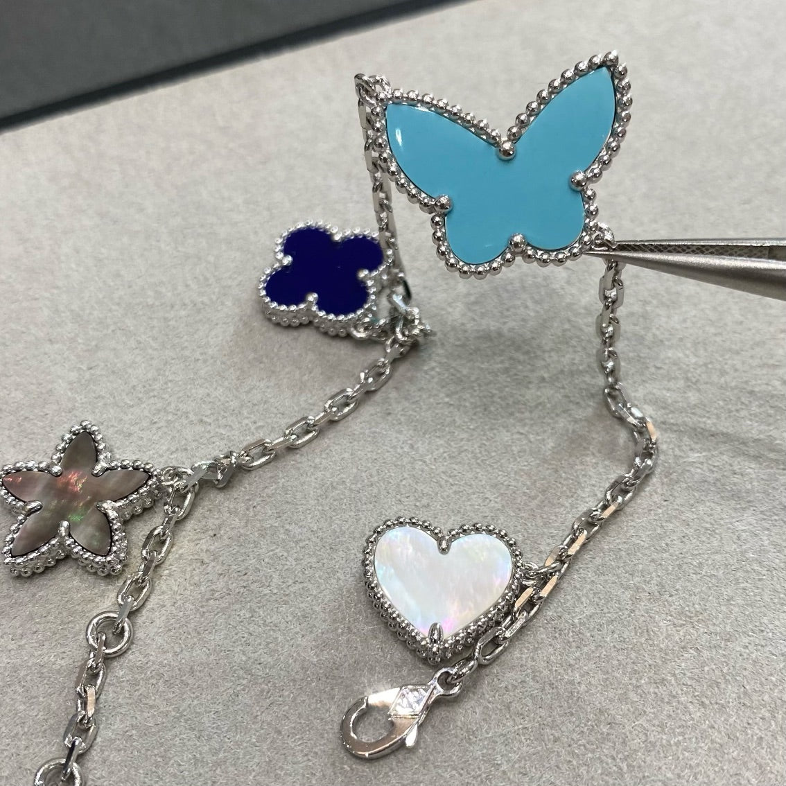 VCA Lucky Limited Four-Flower Sliver Bracelet