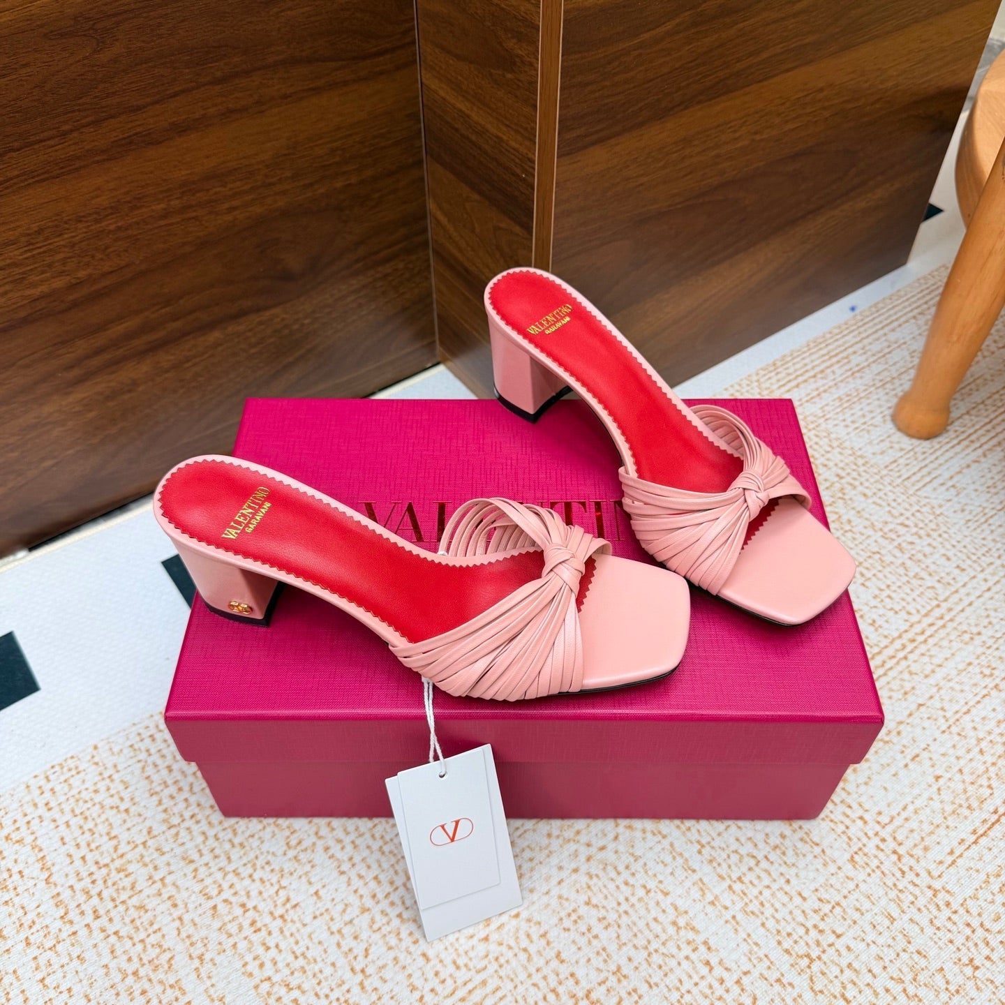 VT 26s Annet Mules 6.5cm Light Pink Woven Leather 974329
