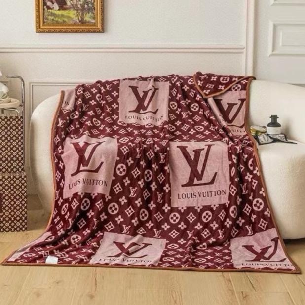 BLANKET IN AUBURN RED MONOGRAM LAMB FUR 423067