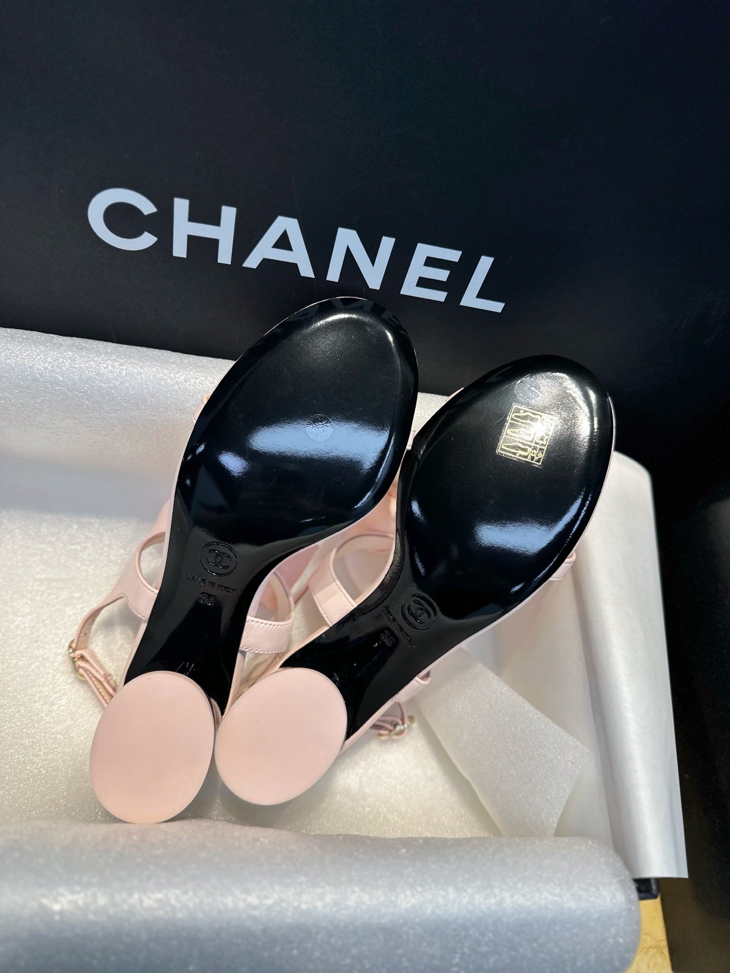 CC 26s Bow Block Heel Sandals Pink Leather 964839