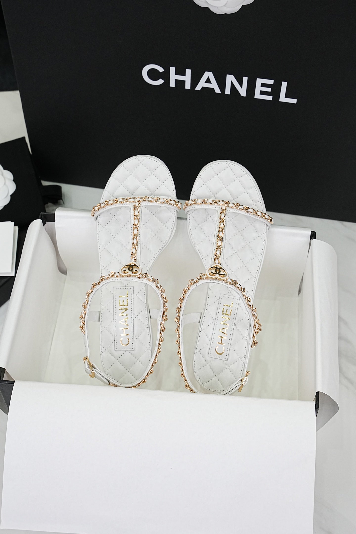CC 26s Heart CC T-Strap Sandals White Quilted Leather 964934