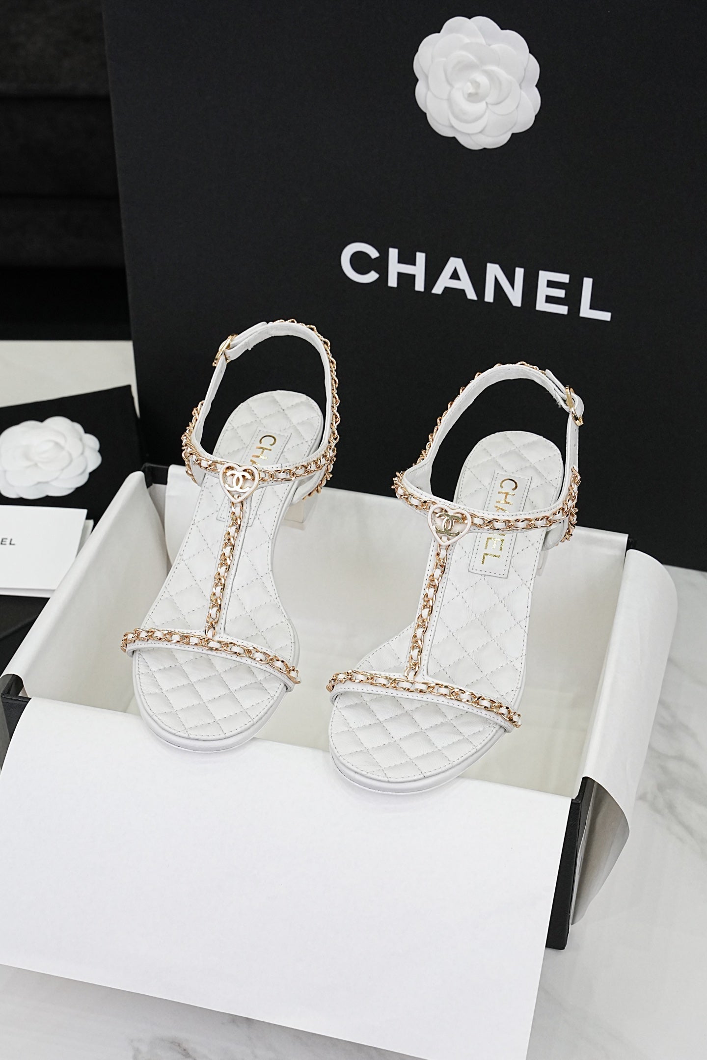 CC 26s Heart CC T-Strap Sandals White Quilted Leather 964934