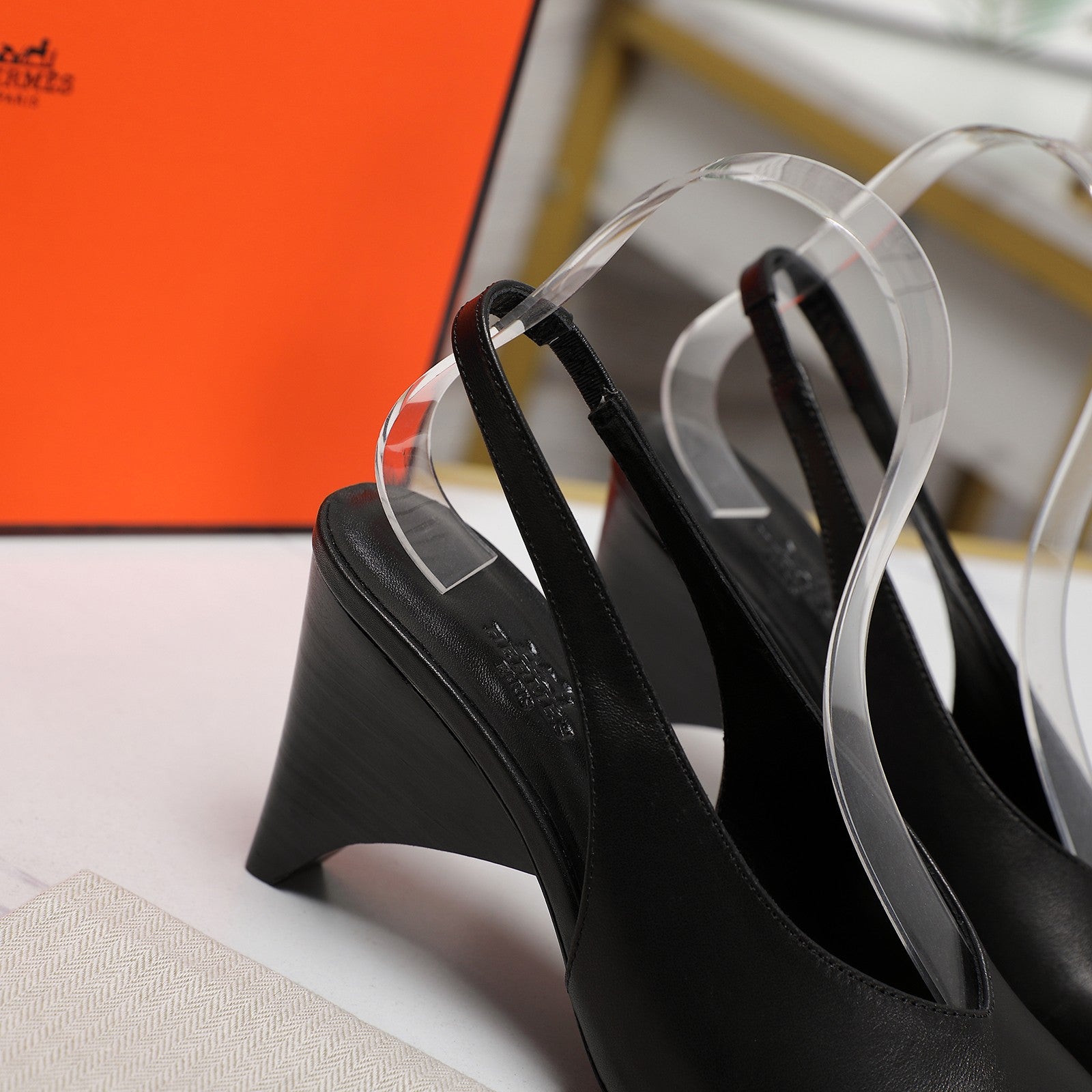 HM  Classic High-Heeled Slingback 70mm Black Sheepskin 547641