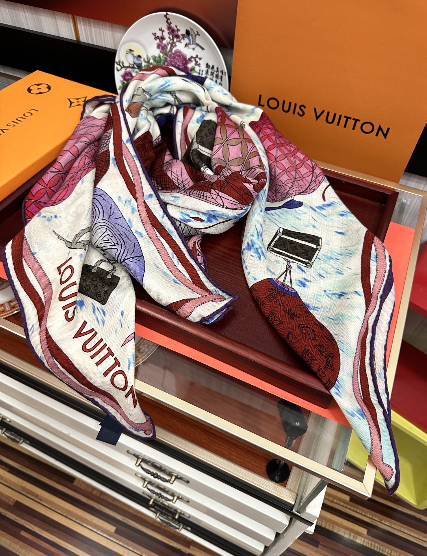 UP AND AWAY 140 CM SQUARE SILK SCARF COLORFUL 400073