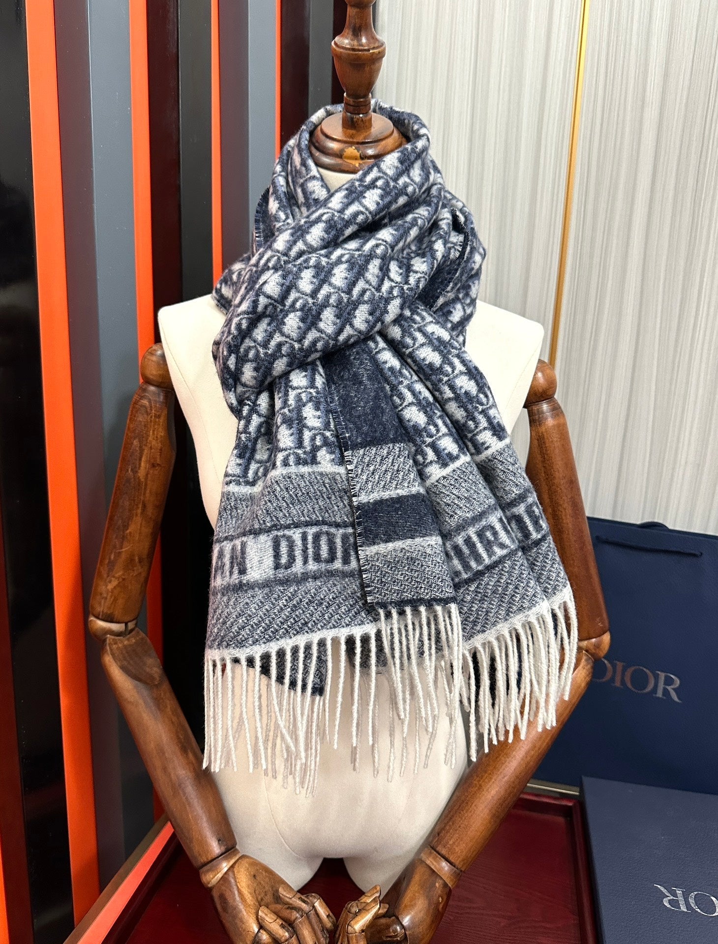 OBLIQUE 190 CM SCARF IN DARK BLUE MIX WHITE TECHNICAL CASHMERE 415486