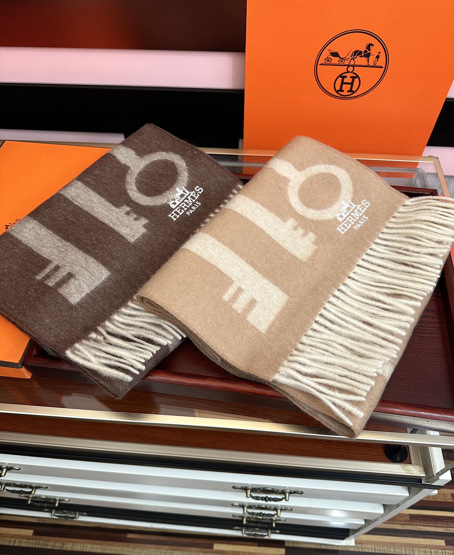 HM 26s Casaque Porte-Clefs Muffler 180 cm Camel Cashmere 153117