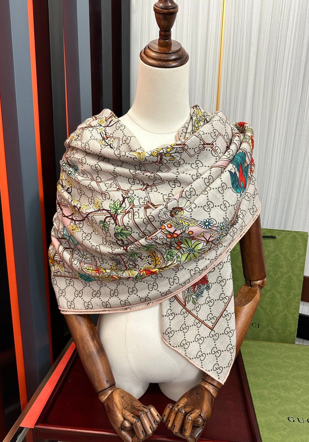 GG 26s Scarf 140 In Cashmere And Silk 476086