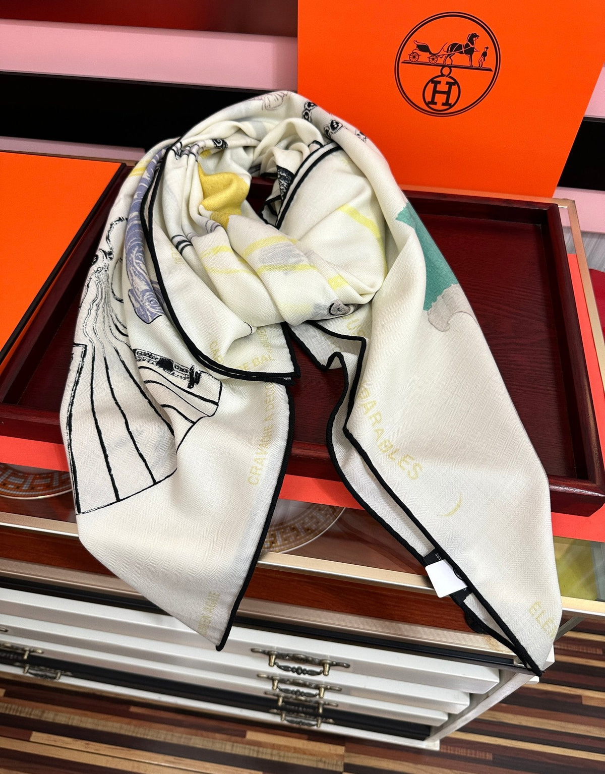 HM 26s Scarf 140 In Cashmere And Silk 476085