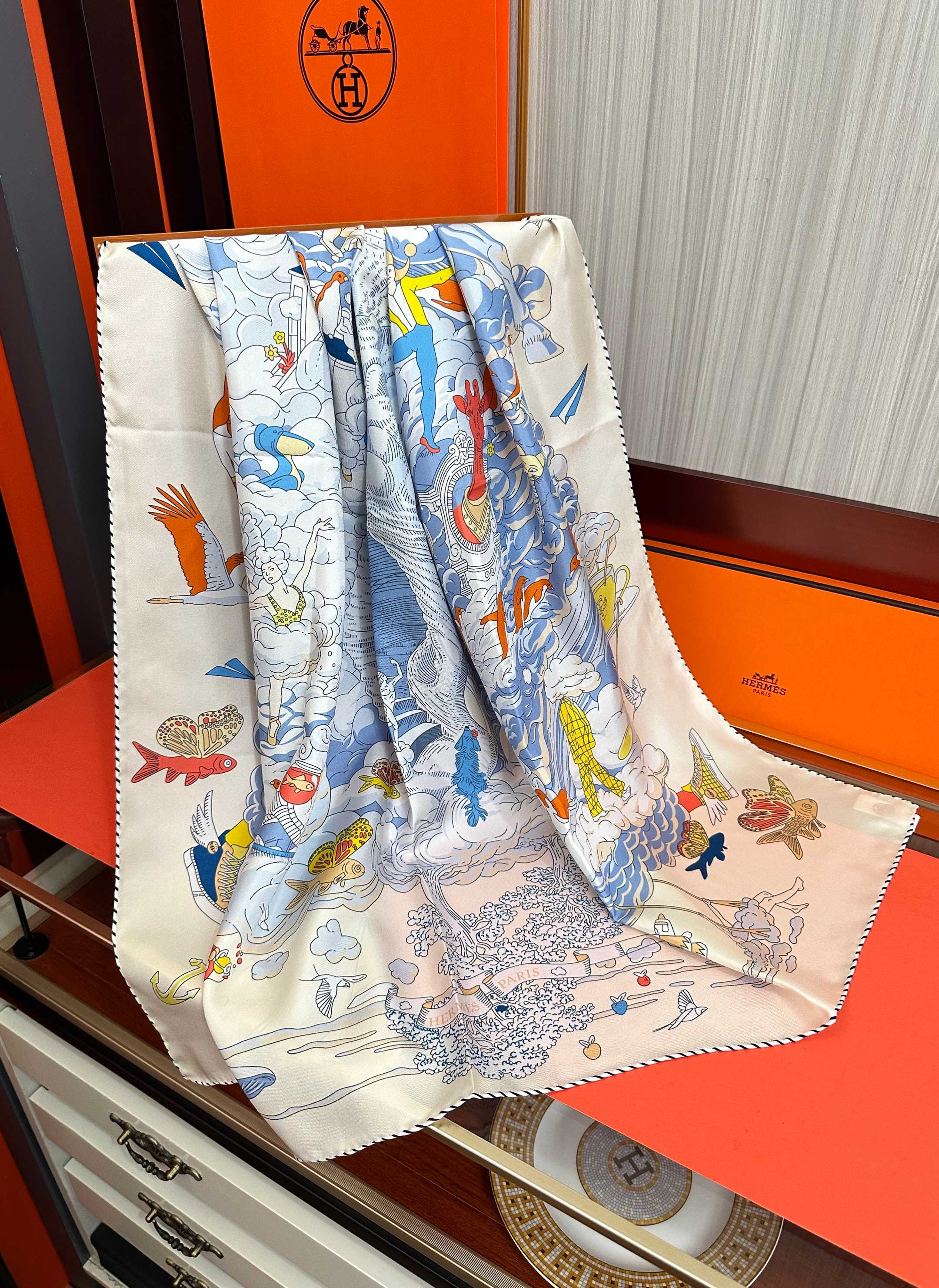 HM Scarf 90x90 Colorful Twill Silk 443149
