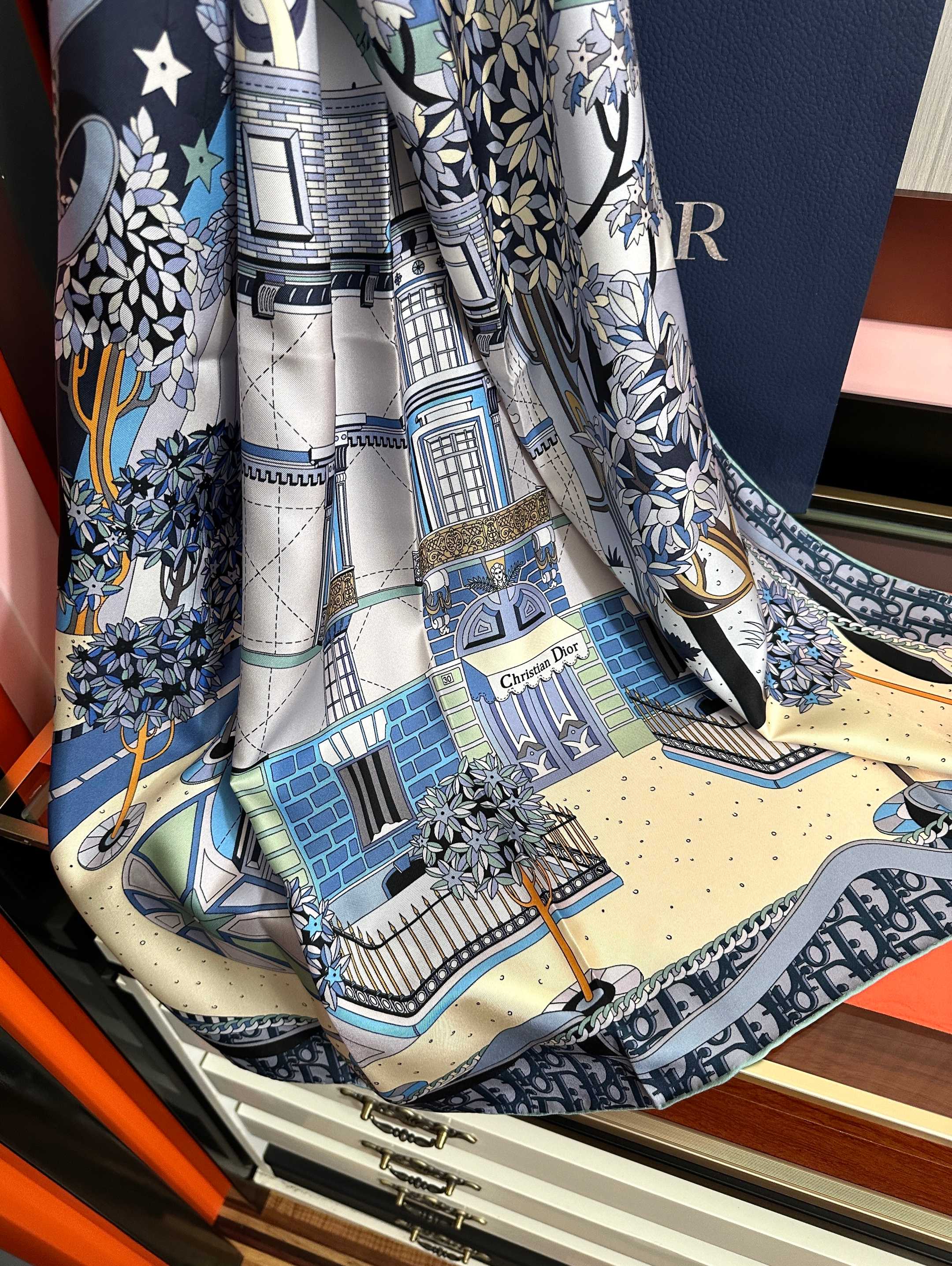 CD Scarf 90x90 Colorful Twill Silk 443143