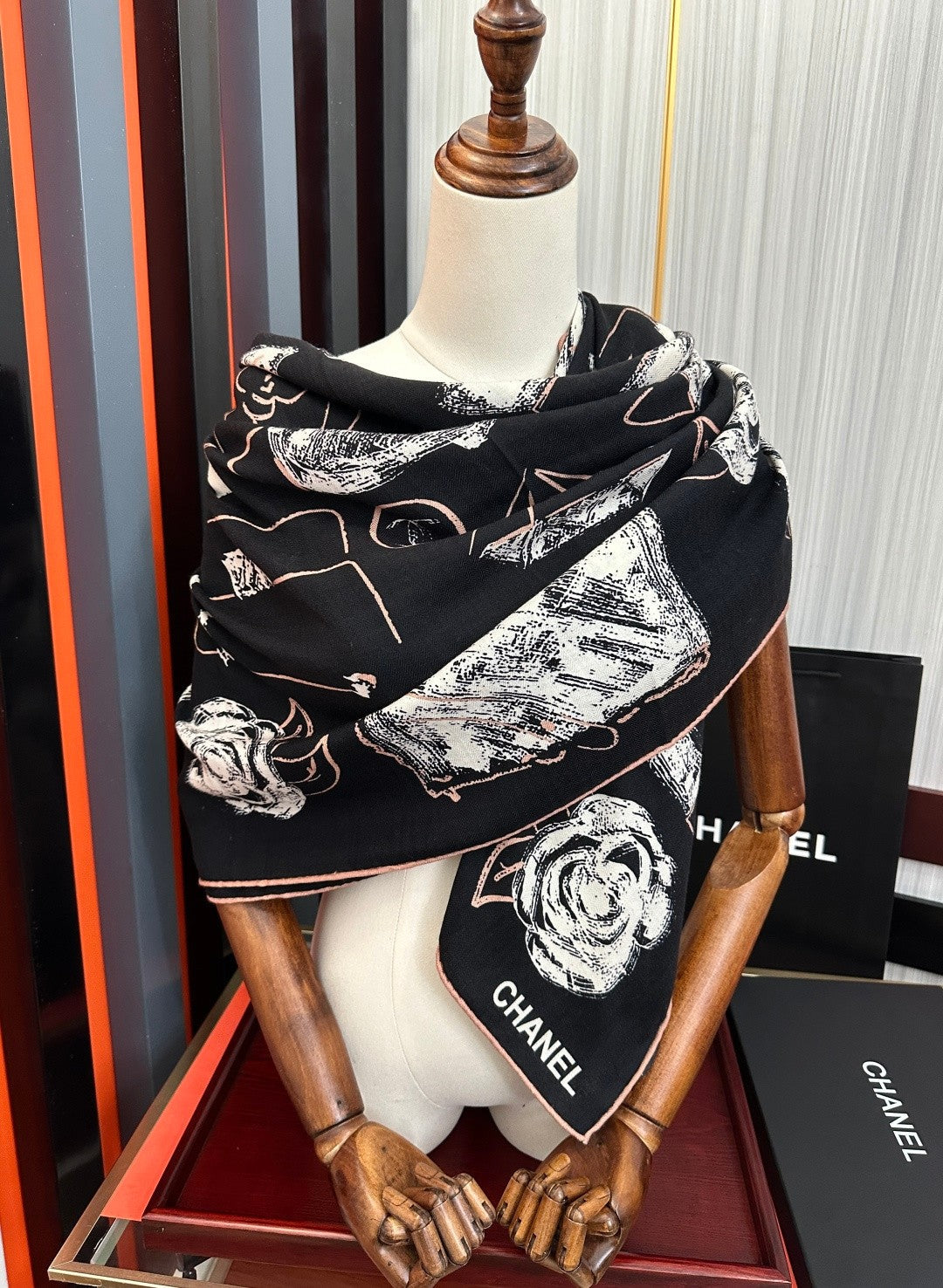 CC 26s Scarf 140 In Cashmere And Silk 445065