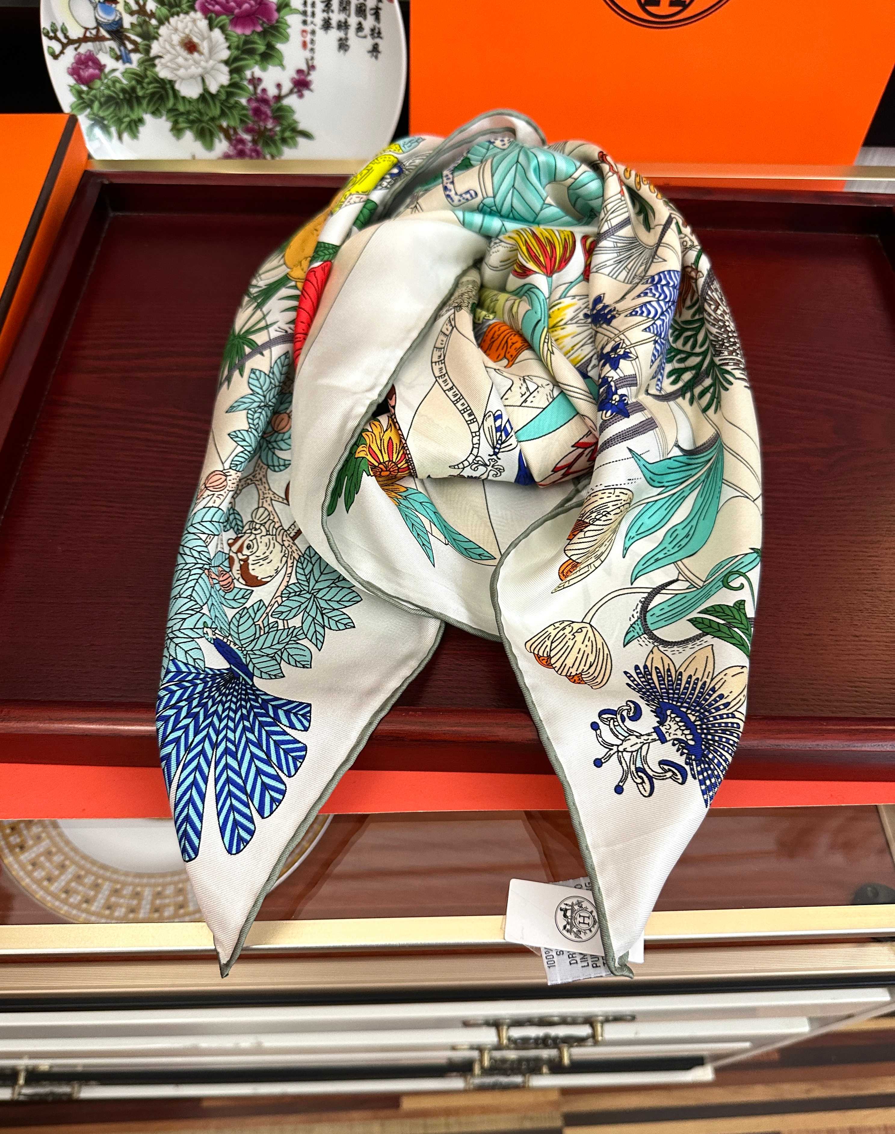 HM Scarf 90x90 Colorful Twill Silk 443151