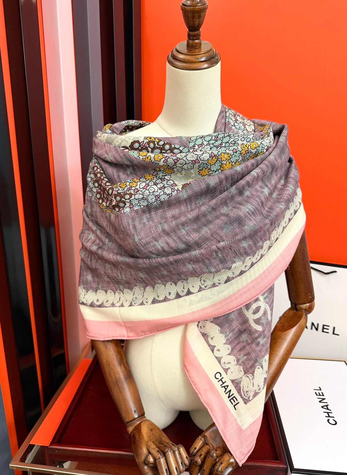 CC Scarf 140x140 Colorful Twill Silk Cashmere 569483